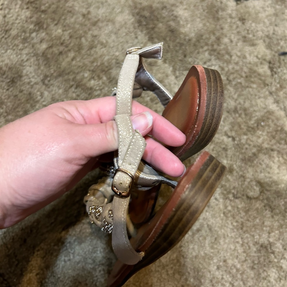 Sandals - Picture 3 of 4